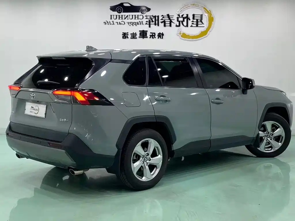 Toyota RAV4 2020 — фото 9