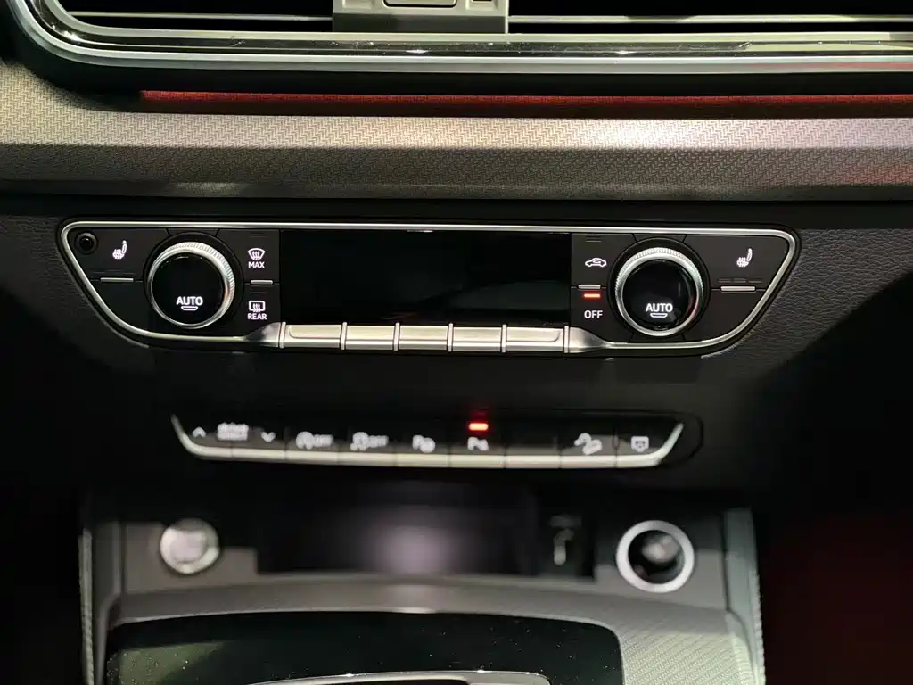 Audi Q5L 2022 — фото 24