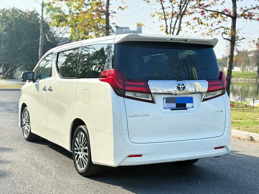 Toyota Alphard 2017 — фото 4
