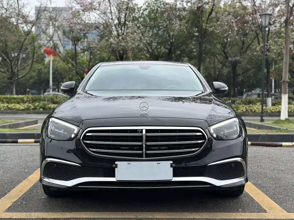 Mercedes-Benz E-Class 2022 — фото 2