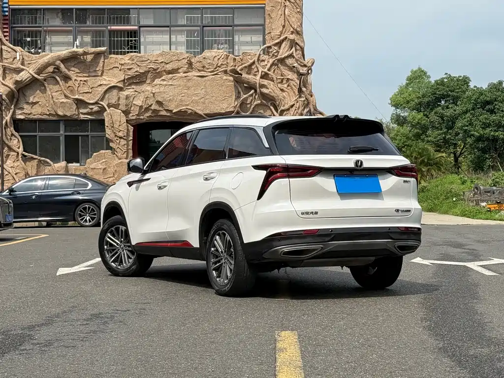 Changan CS75PLUS 2022 — фото 3