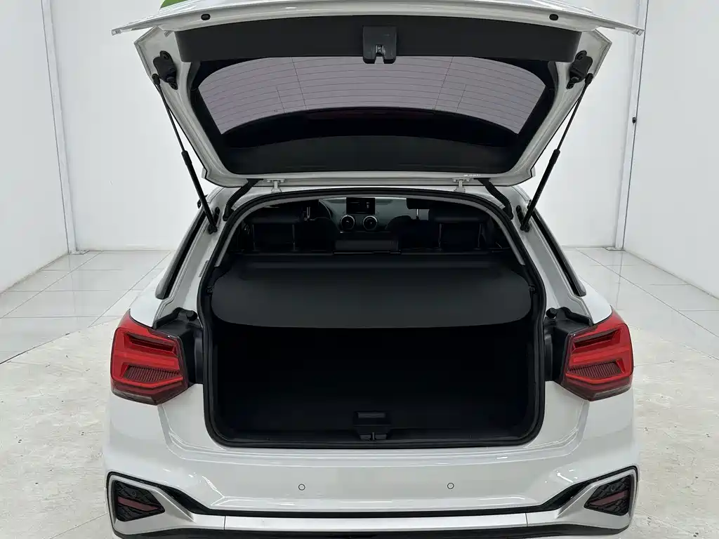 Audi Q2L 2023 — фото 15