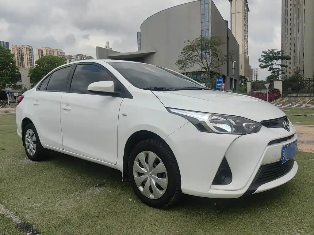Toyota Yaris L 2019 — фото 5