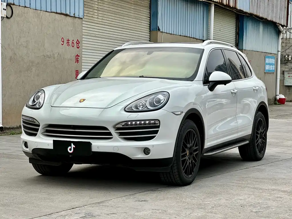 Porsche Cayenne 2015 — фото 1