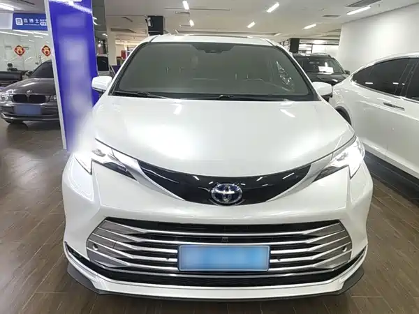 Toyota Sienna 2023