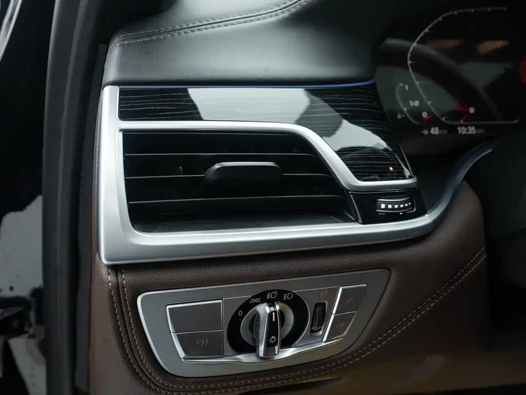 BMW 7 Series 2020 — фото 11