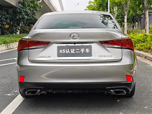 Lexus IS 2017