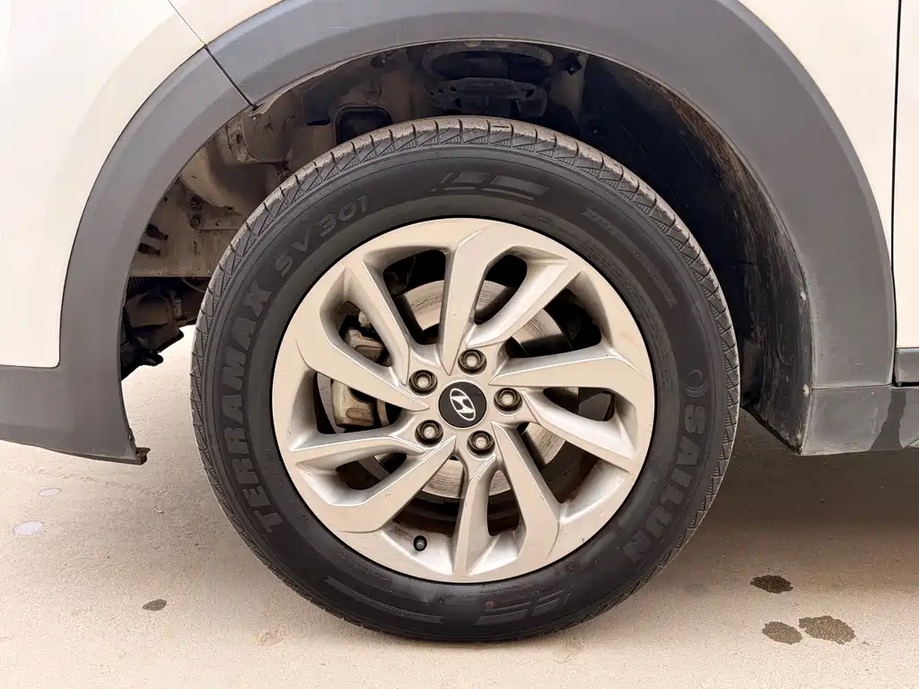 Hyundai Tucson 2017 — фото 9