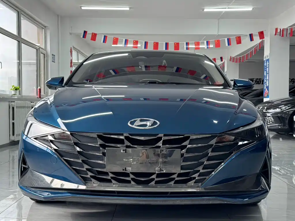 Hyundai Elantra 2023