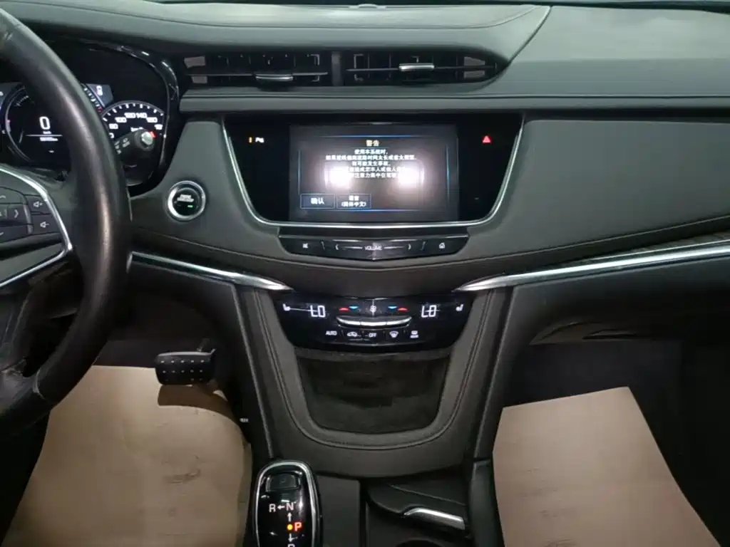 Cadillac XT5 2019 — фото 13