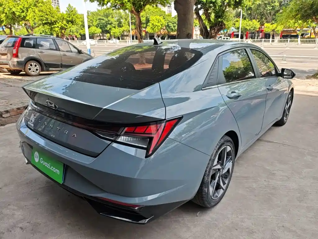 Hyundai Elantra 2022