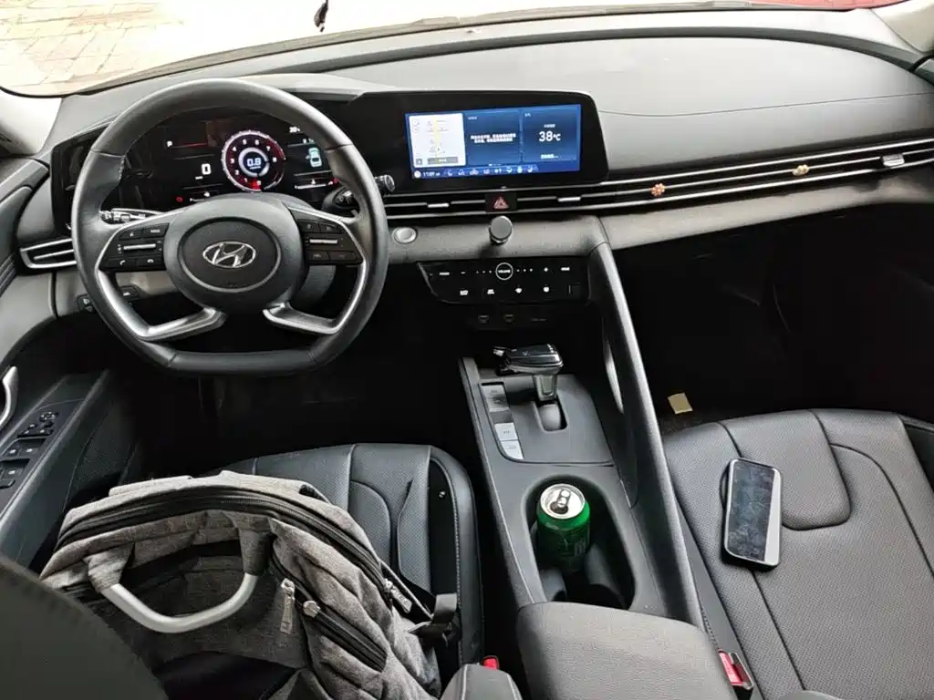 Hyundai Elantra 2022 — фото 10