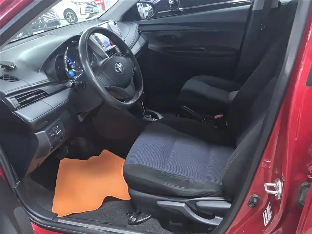 Toyota Yaris L 2018 — фото 15
