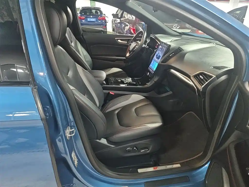 Ford Edge 2020 — фото 25