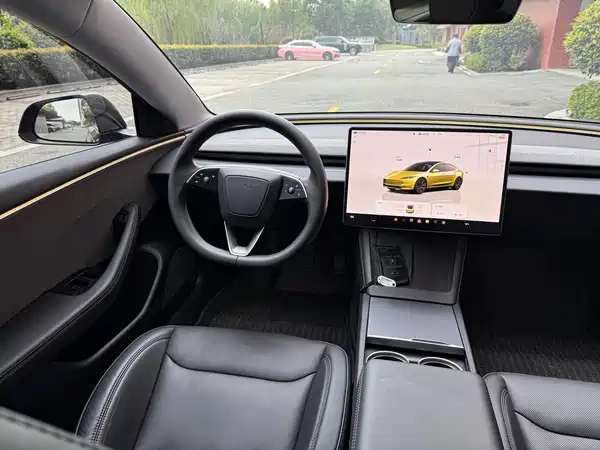 Tesla Model 3 2025