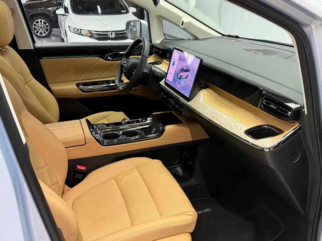 GAC Trumpchi E8 PHEV 2024 — фото 19