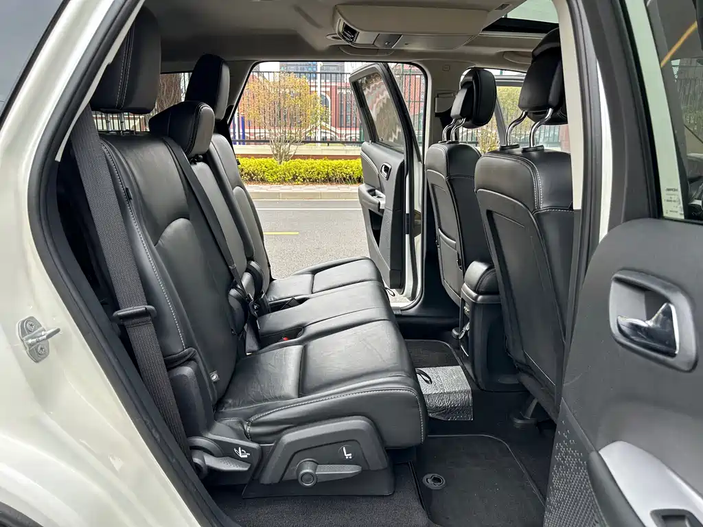 Dodge Journey 2014 — фото 9