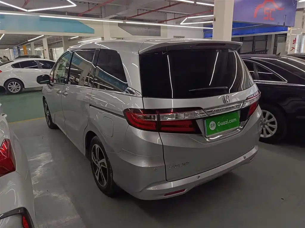 Honda Odyssey 2015 — фото 23