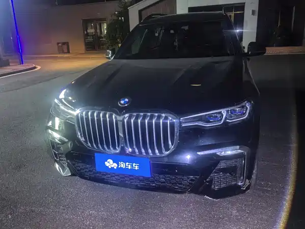 BMW X7 2021