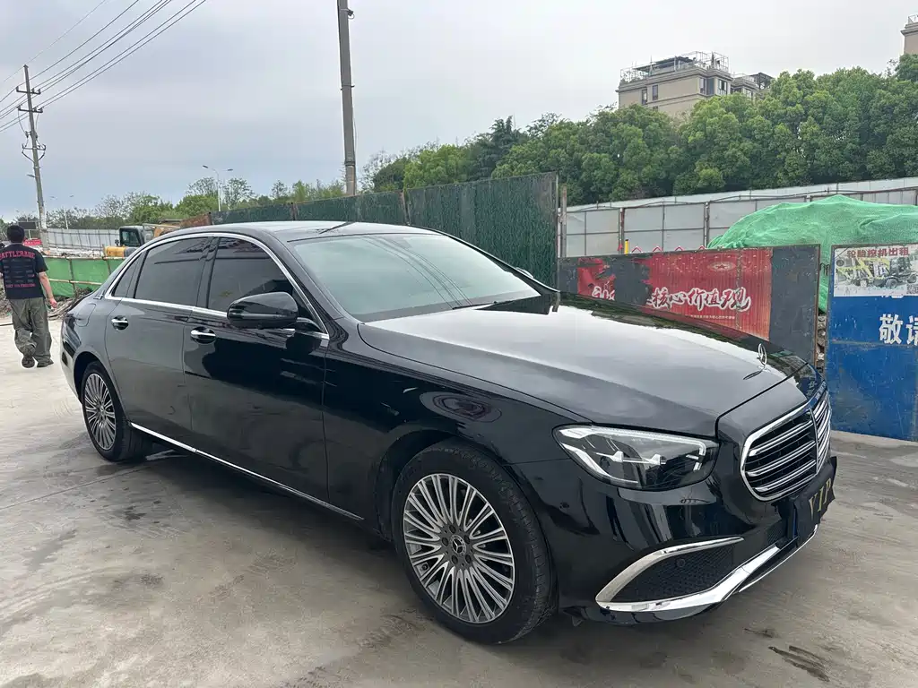 Mercedes-Benz E-Class 2023 — фото 3