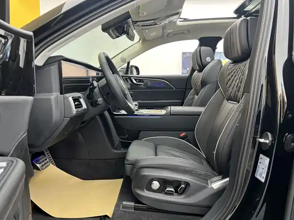 Hongqi E-HS9 2023