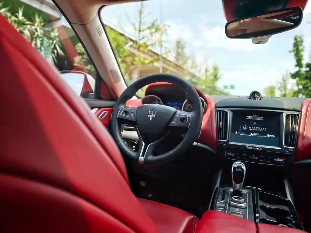 Maserati Levante 2019 — фото 14