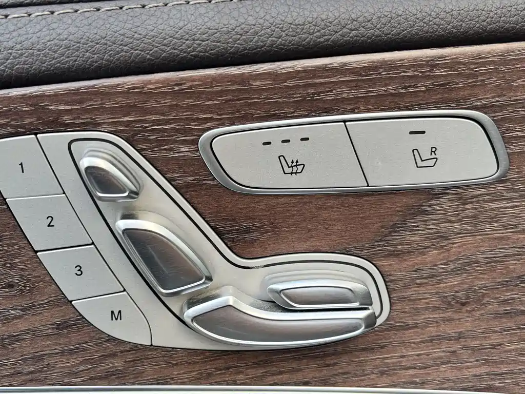 Mercedes-Benz E-Class 2022 — фото 16