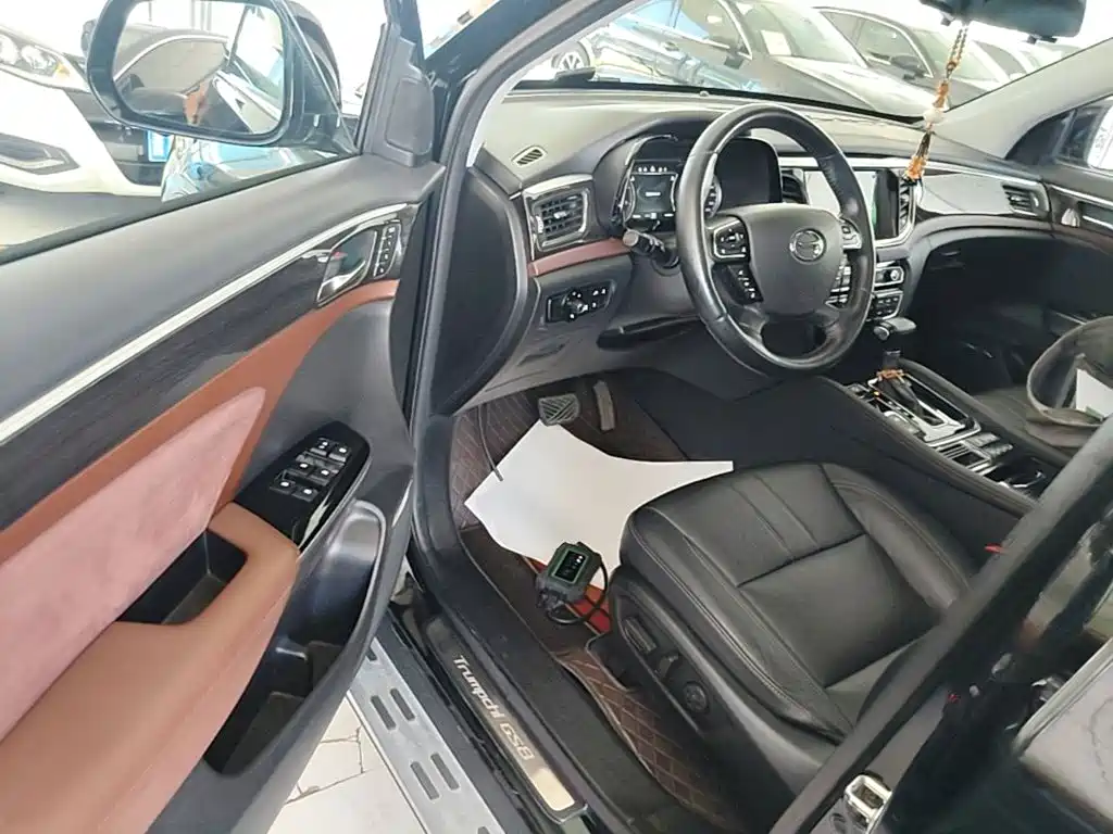 GAC Motor Trumpchi GS8 2018 — фото 16