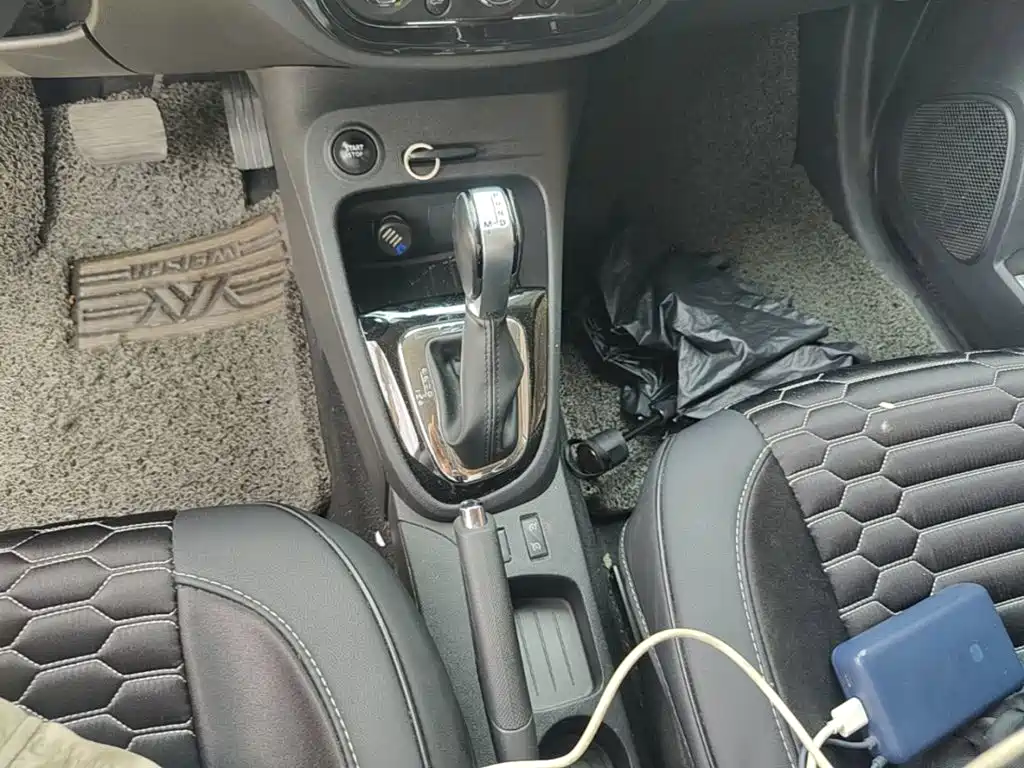 Renault Captur 2018 — фото 14