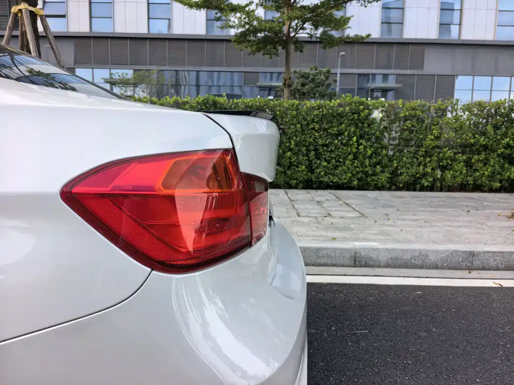 BMW 3 Series 2014 — фото 18