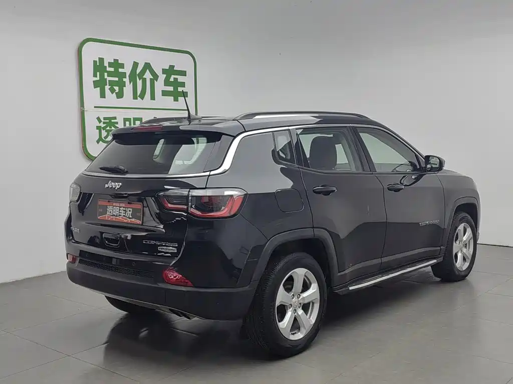 Jeep Compass 2017 — фото 2