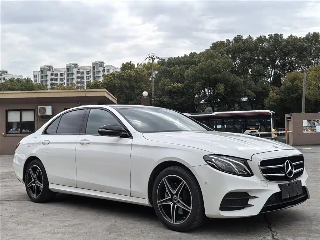 Mercedes-Benz E-Class 2020 — фото 22