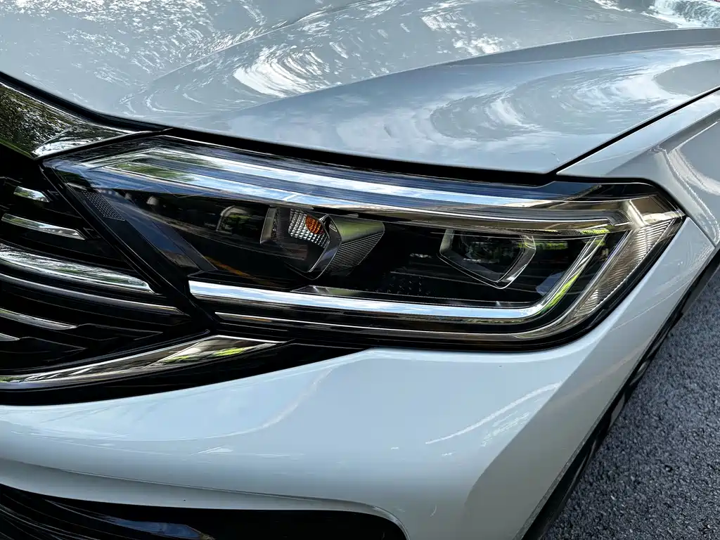 Volkswagen Sagitar 2025