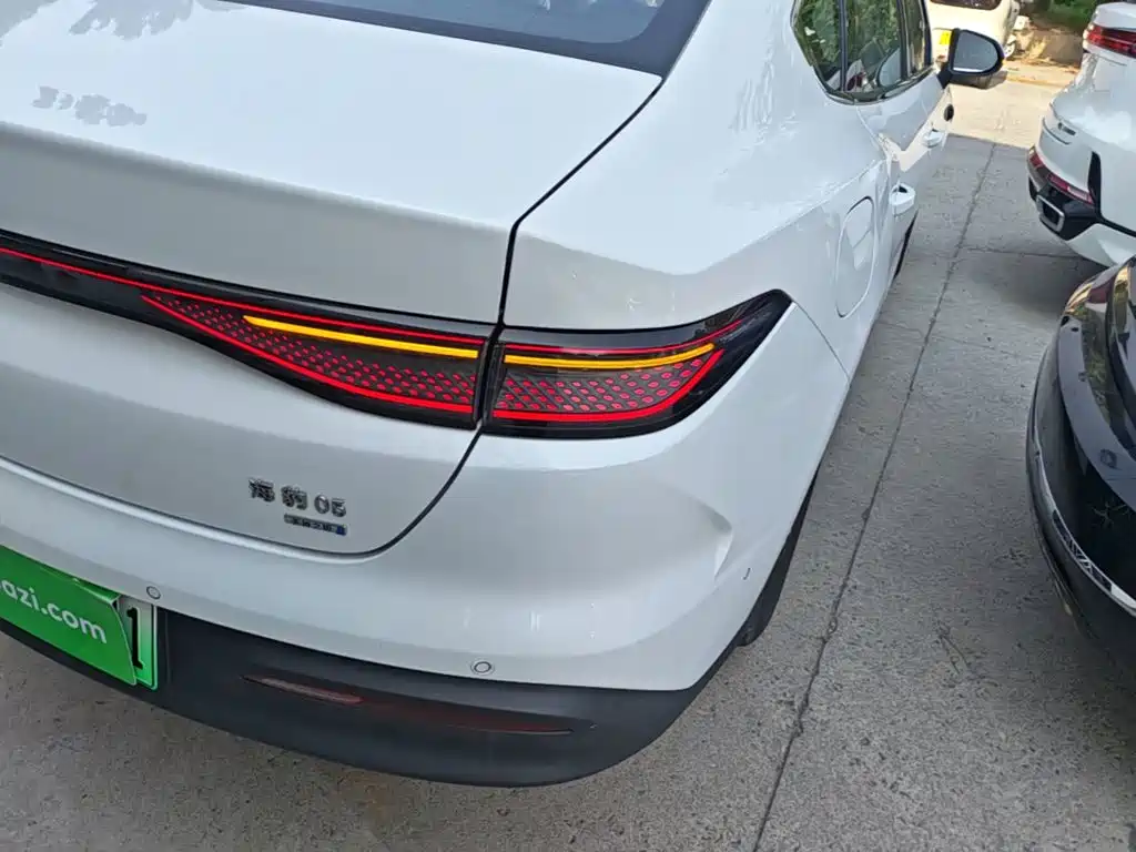 BYD Seal 05 DM-i 2025 — фото 8