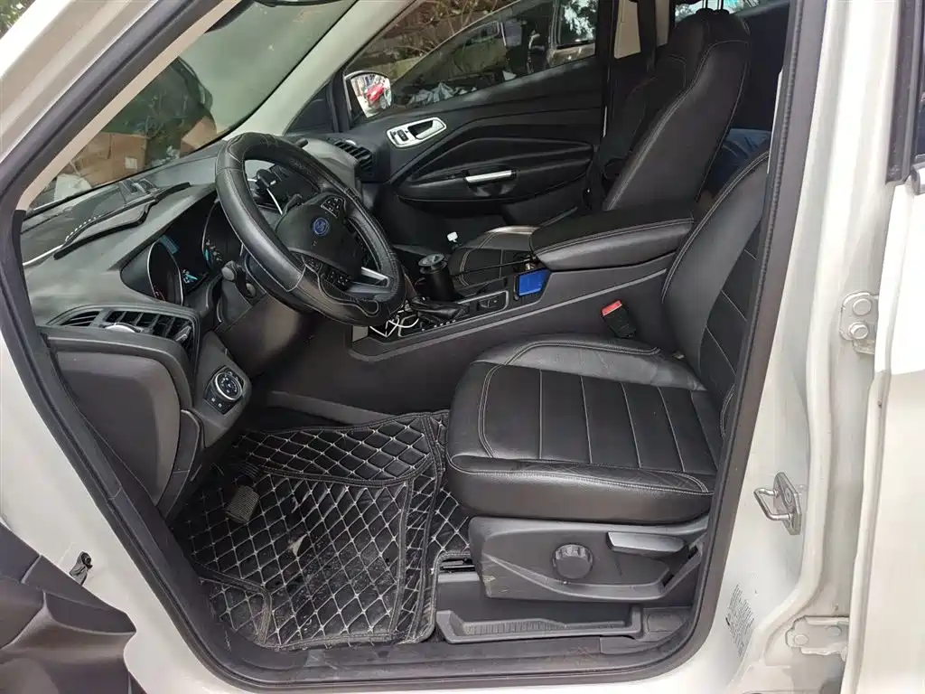 Ford Kuga 2017 — фото 11