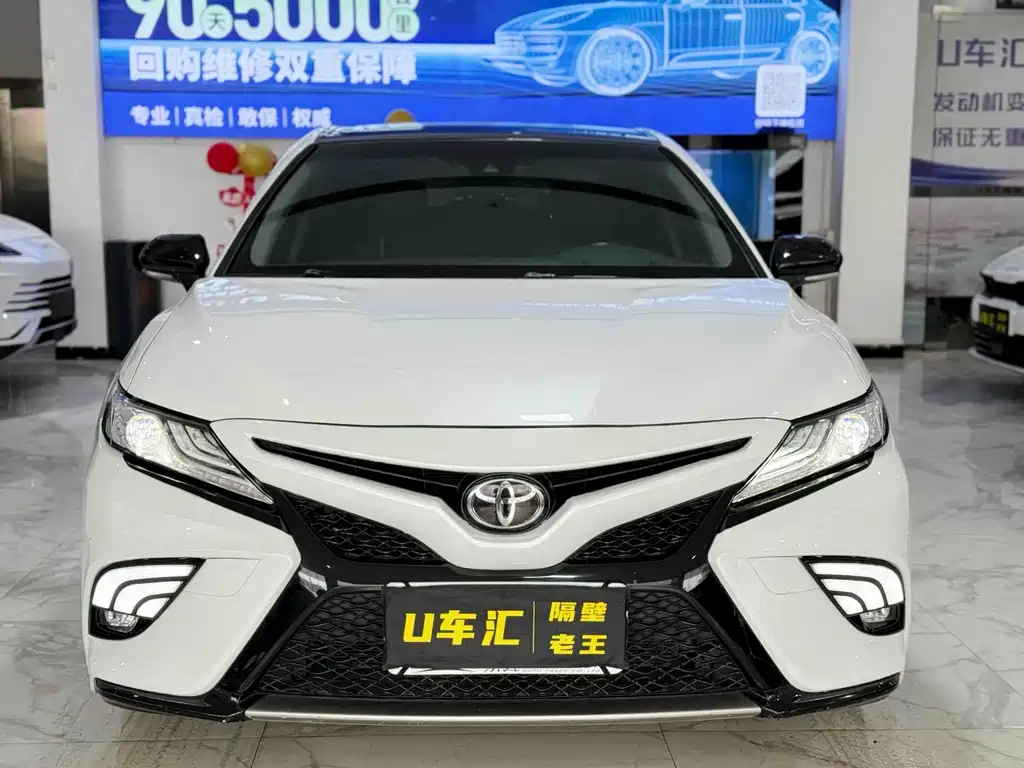Toyota Camry 2020 — фото 2