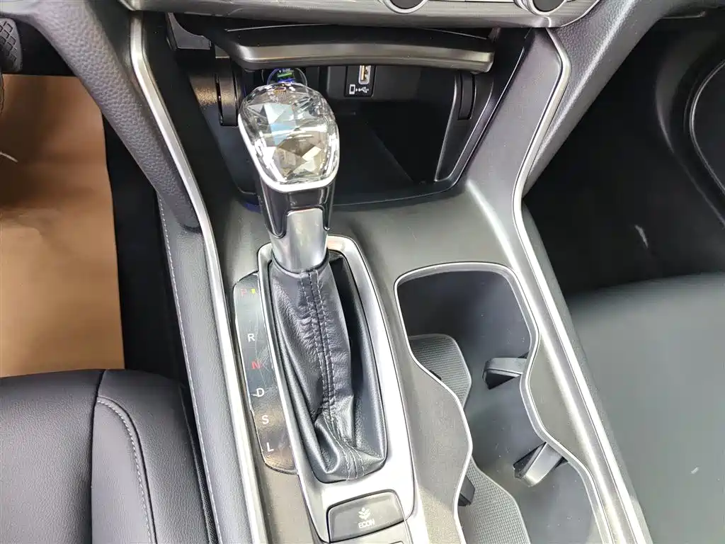 Honda Accord 2022 — фото 14