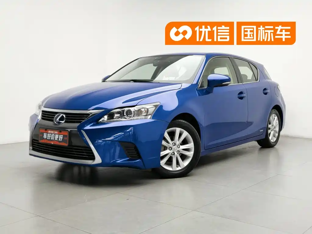 Lexus CT 2016 — фото 1