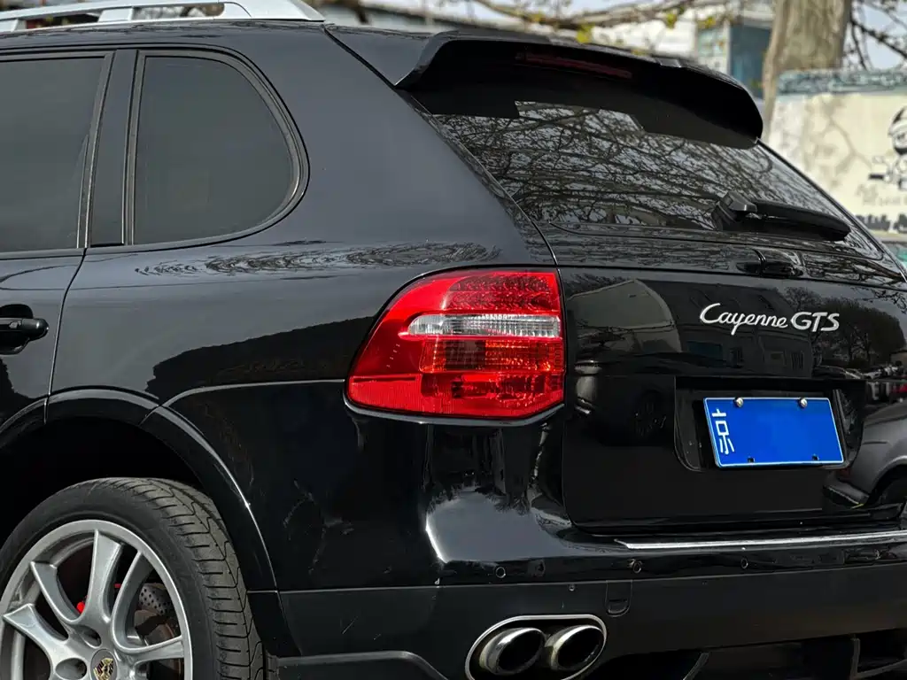 Porsche Cayenne 2010 — фото 10