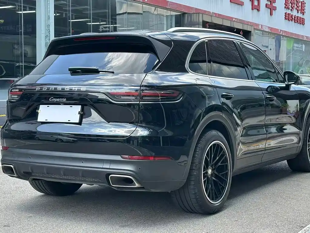 Porsche Cayenne 2019 — фото 10