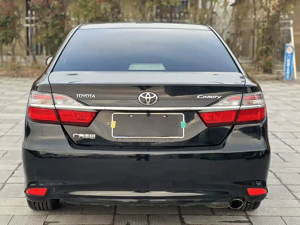 Toyota Camry 2016 — фото 9