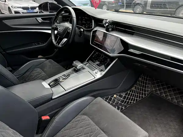 Audi A6L 2022