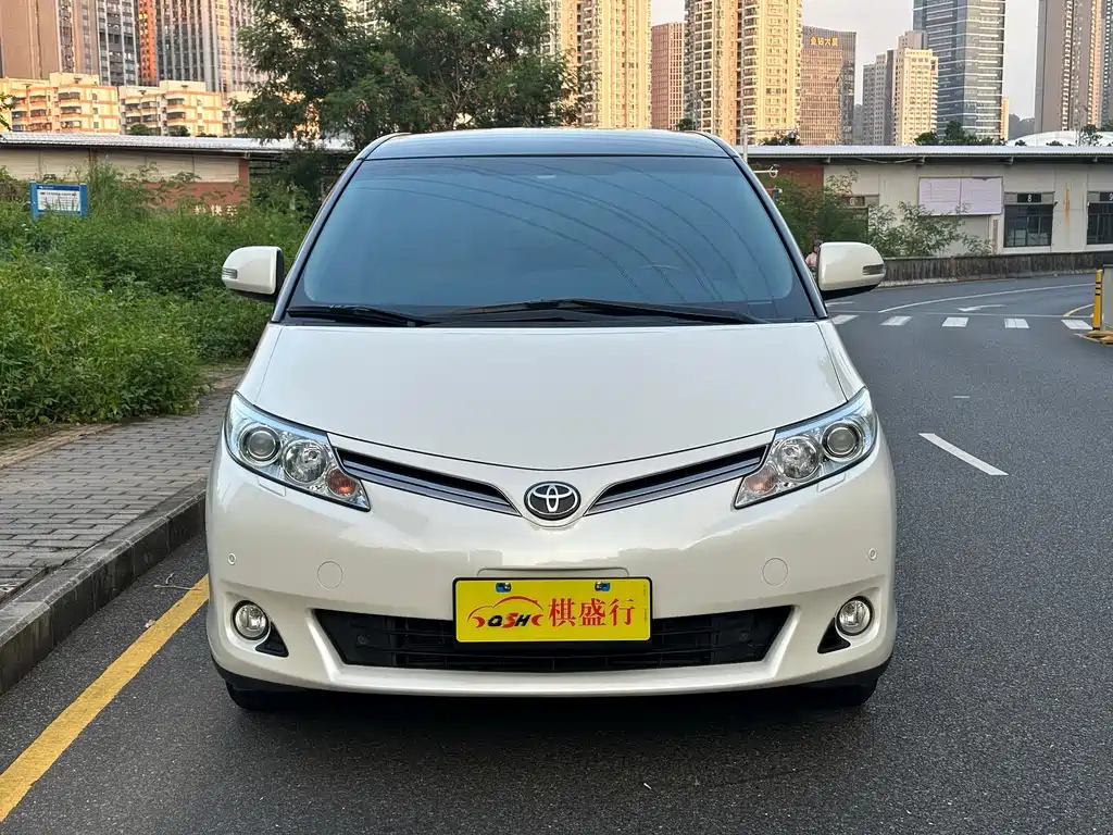 Toyota Previa 2017 — фото 2