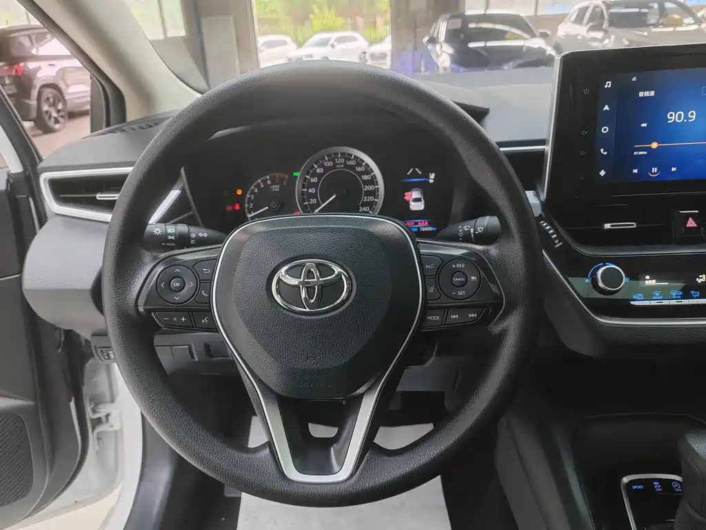 Toyota Corolla 2022 — фото 10