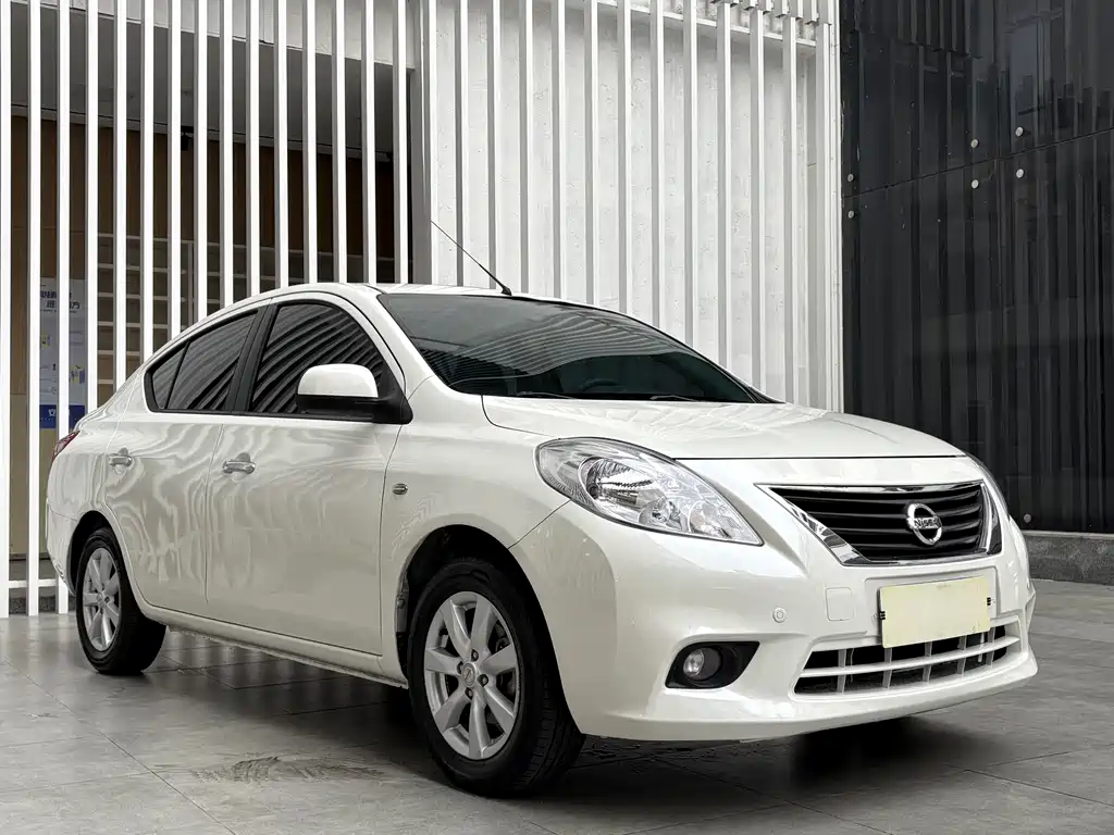 Nissan Sunny 2011 — фото 3