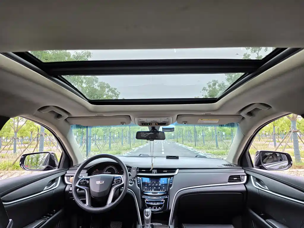 Cadillac XTS 2018 — фото 18