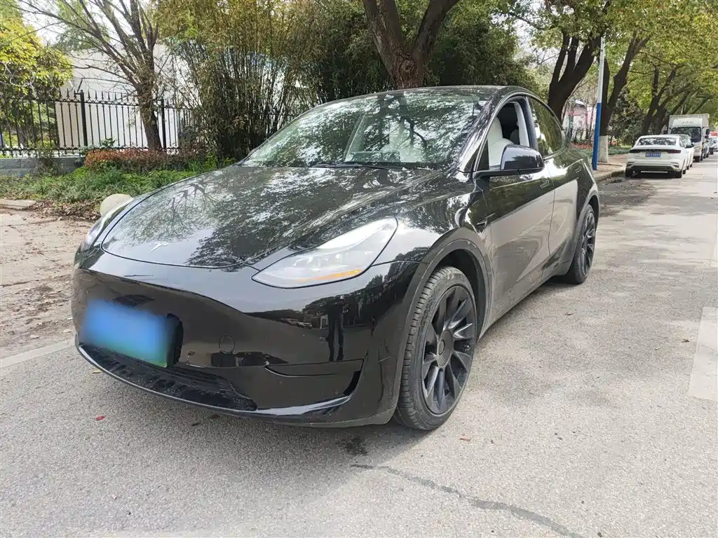 Tesla Model Y 2023 — фото 1
