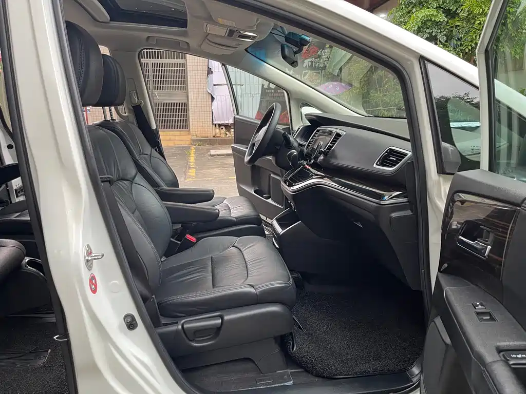 Honda Odyssey 2019 — фото 12