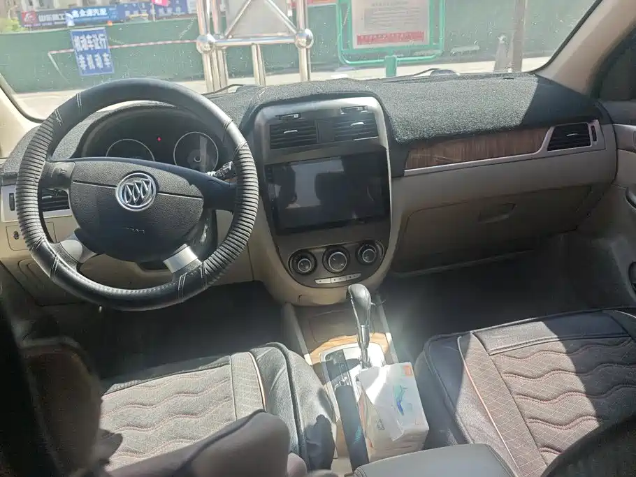 Buick Excelle 2015 — фото 12