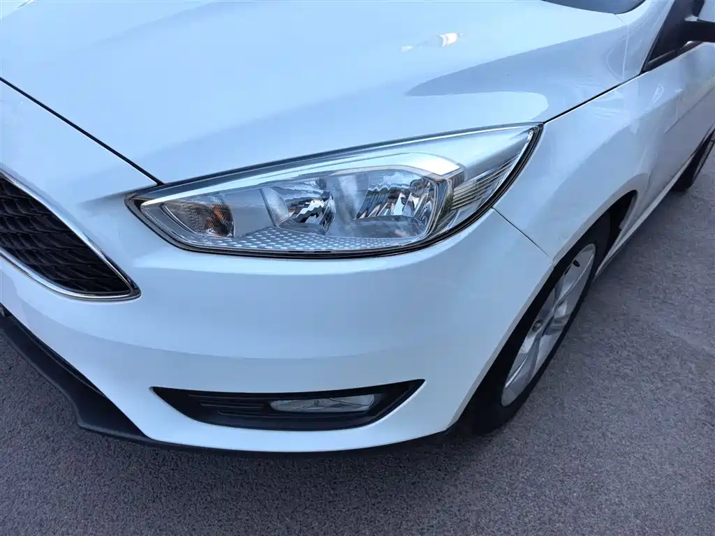 Ford Focus 2017 — фото 18
